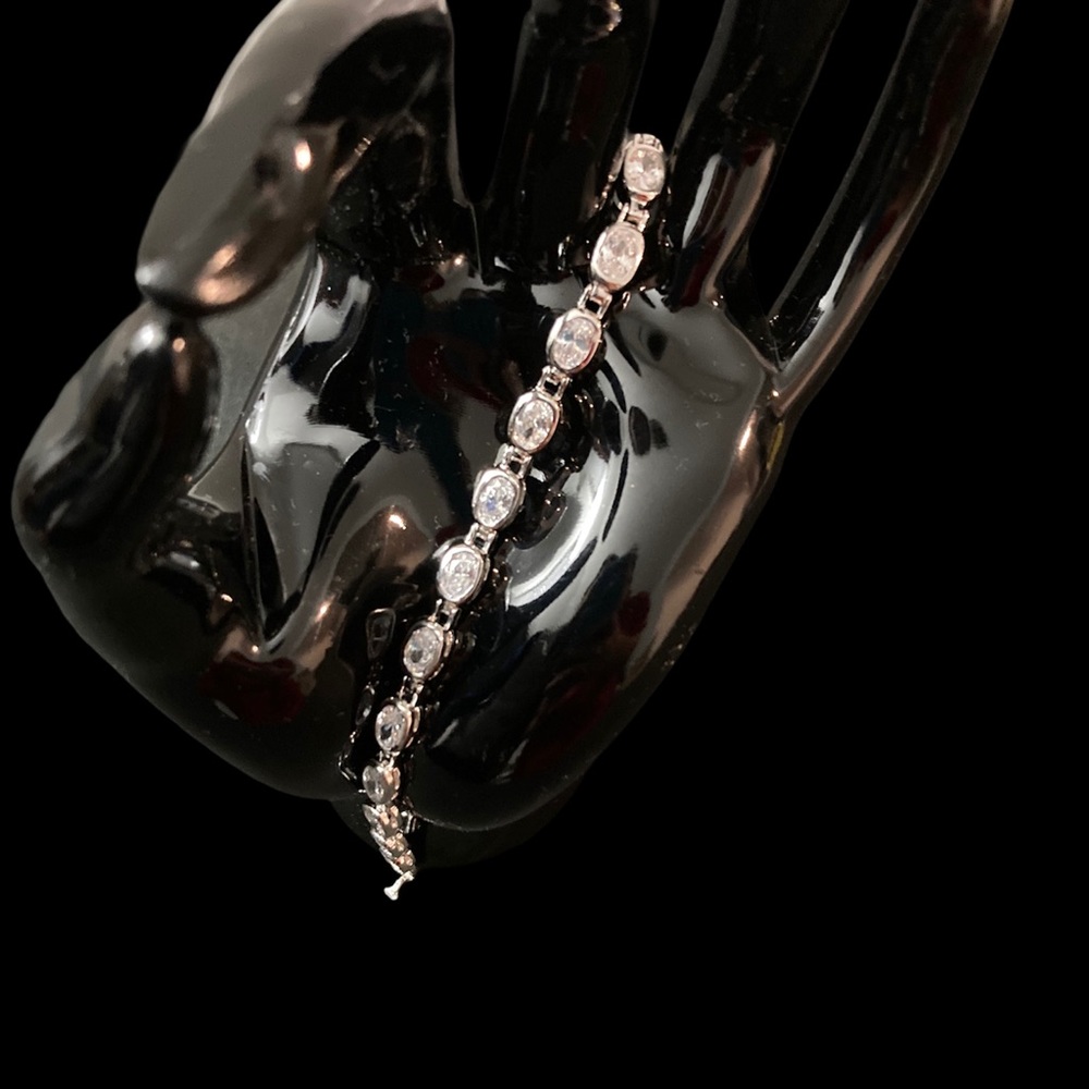 .925 Sterling Silver Tenis oval bracelet